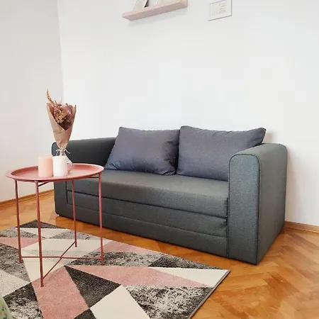 Lenka -split ,great Location Daire